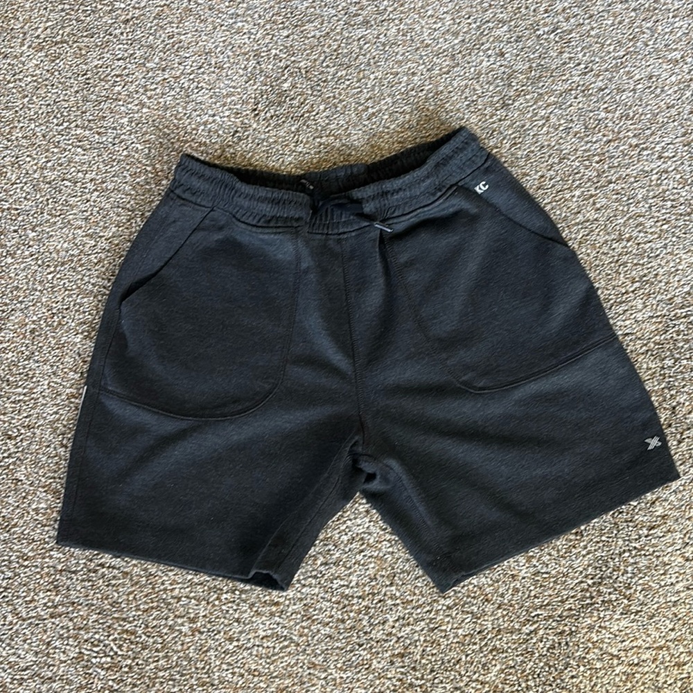 Kenneth Cole shorts size Small Men’s Active